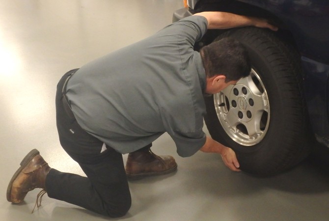 Inspecting Follower Ball Joint Inspecting Follower Ball Joint