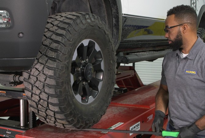 how-to-test-ball-joints-for-movement-dodge-ram-jeep-6 how-to-test-ball-joints-for-movement-dodge-ram-jeep-6