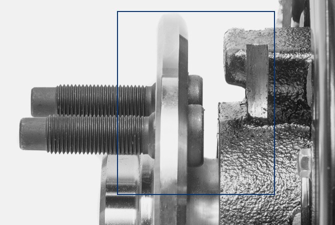 hub-assembly-install-step-1-align-bolts hub-assembly-install-step-1-align-bolts